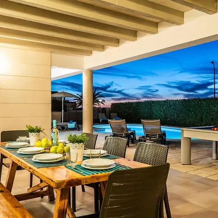 Villa Gris By *
